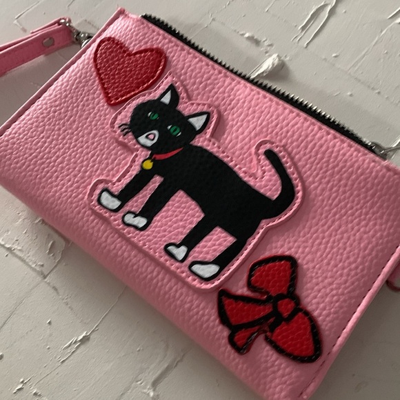 Marc Terro Wristlet with Cat and Heart Design - Picture 12 of 13
